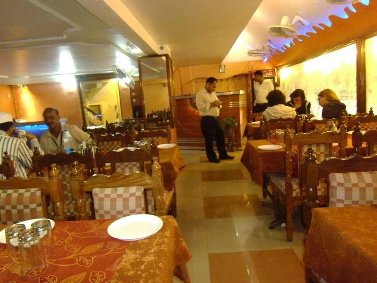 Hotel Lara India Varanasi