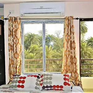 Apartment Pretty Garden View 3bhk Furnished Flat Near Kashi Vishwanath Temple, Varanasi